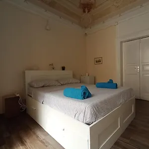 Art In Center Bed & Breakfast
